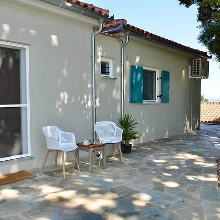 House Adelfotita