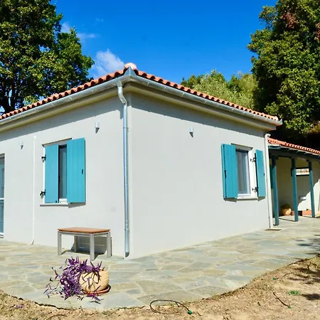 House Adelfotita בית נופש *